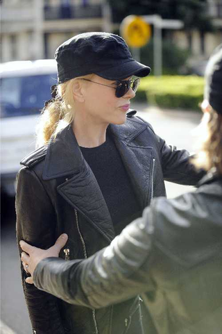 Illustration for article titled Speidi Dines With Joe Francis? • Nicole Kidman Is Luxurious In Leather
